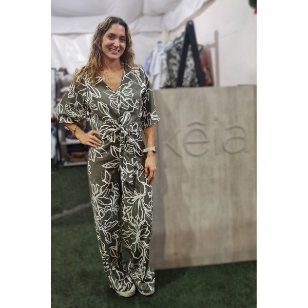 PANTALON VERDE DISEÑO CIERRE