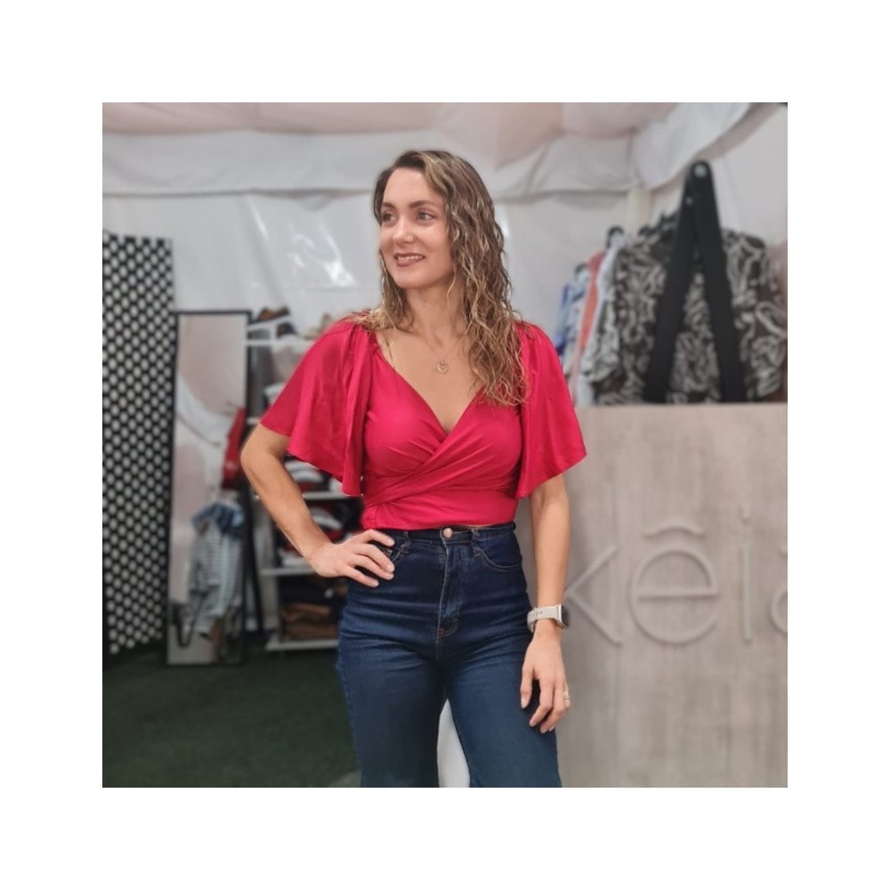 BLUSA ROJA TIRAS