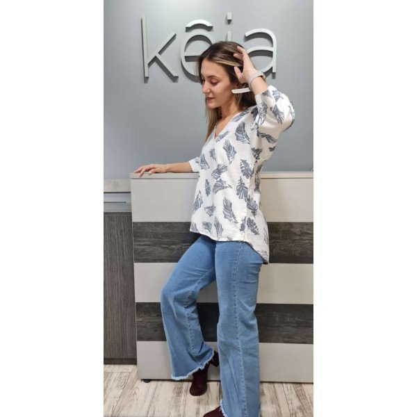 BLUSON BLANCO DISEÑO GRIS