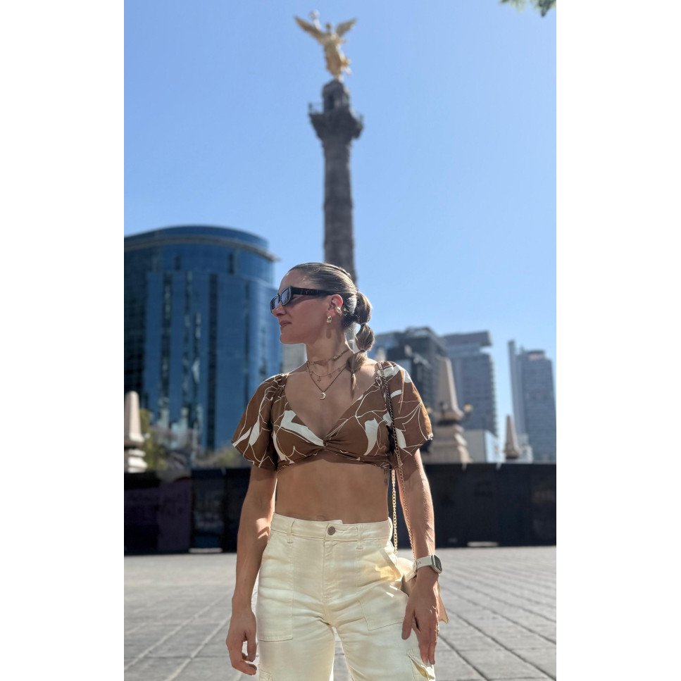 BLUSA NUDO MARRON DISEÑO