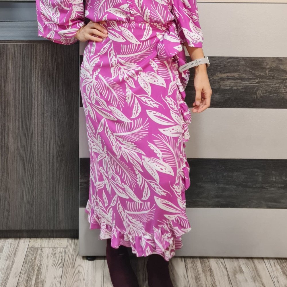 FALDA CORTA MAGENTA DISEÑO