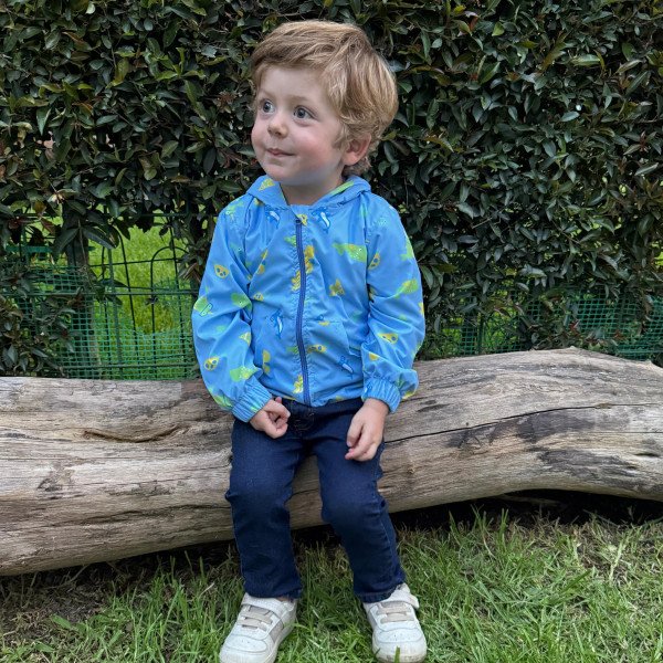 CHOMPA VIENTO TIBURONES