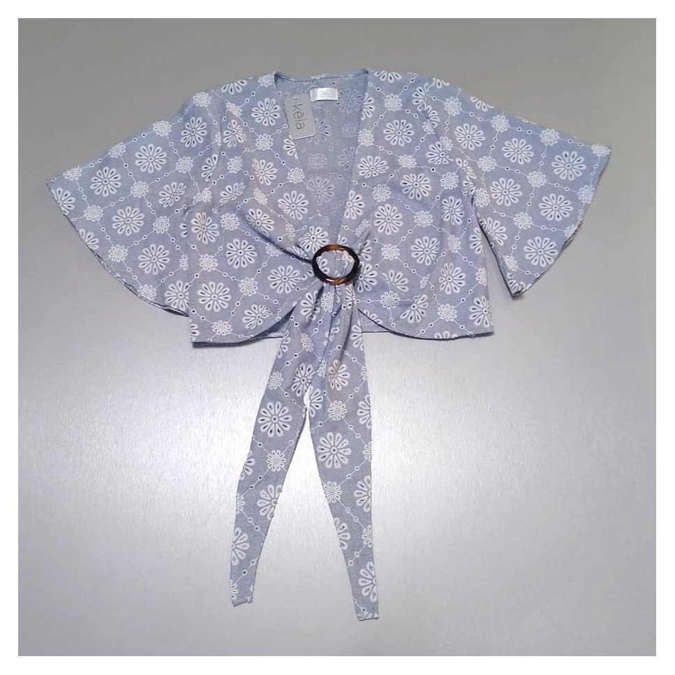 BLUSA NUDO OJALILLO CELESTE