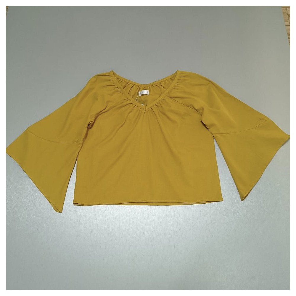 BLUSA ENCARRUJADA VERDE-LIMON