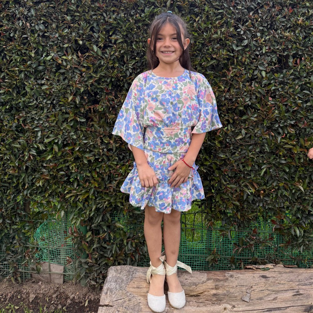 BLUSA FLOREADA CELESTE