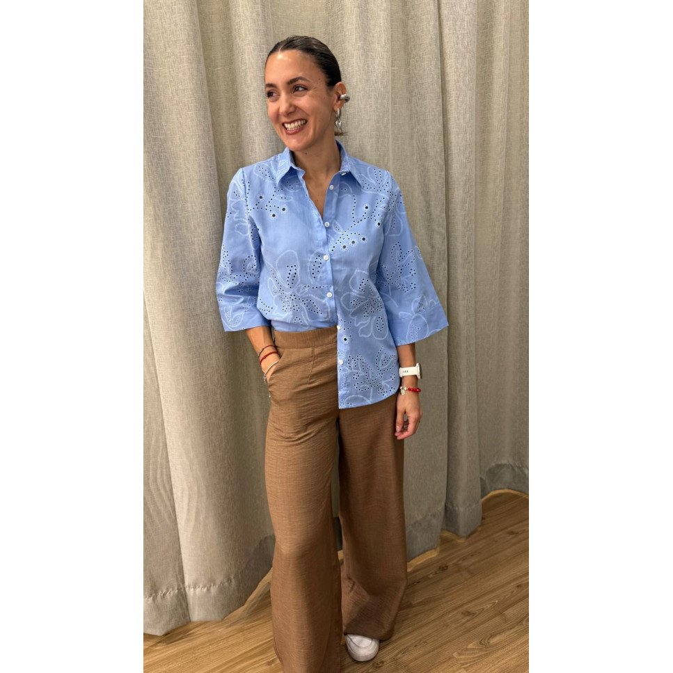 BLUSA CAMISERA CELESTE OJALILLO